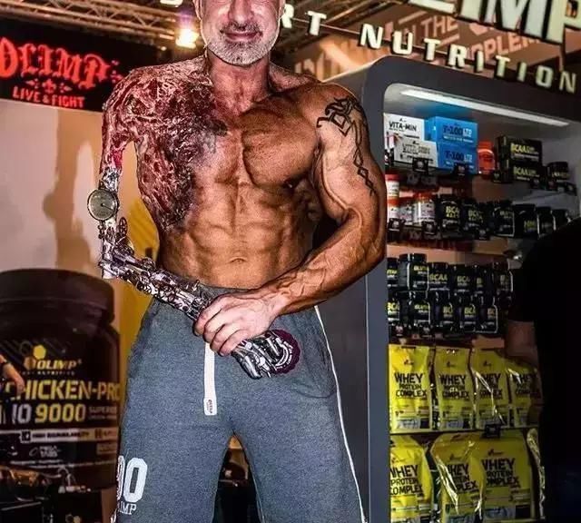 健身|虽然他健身3年体重一斤没涨,我却被深深感动了!