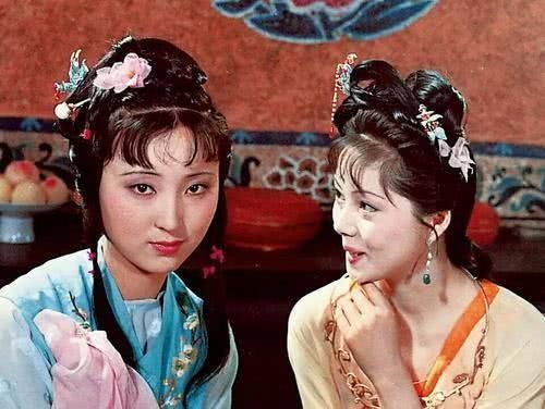 超过|红楼梦表面冷漠的贾政,暗地里对薛宝钗的照顾远远超过了林黛玉