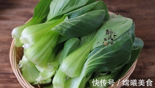 中午用2两肉炖了1锅菜，汤鲜菜香，无肉不欢的老公也抢着吃