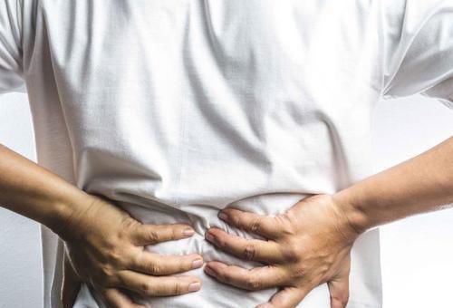 腰椎间盘突出|姿势不对腰椎超负荷,4个动作放松腰椎,坚持做下去效果腰知道