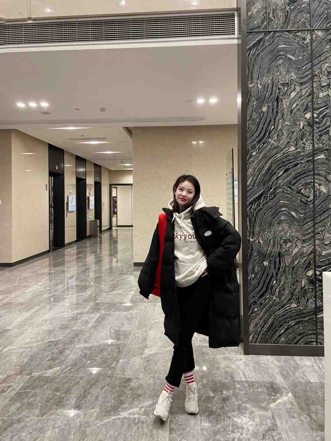 基础款 冬天选外套不要盲目跟风,这几款简约大气又经典,怎么穿都好看