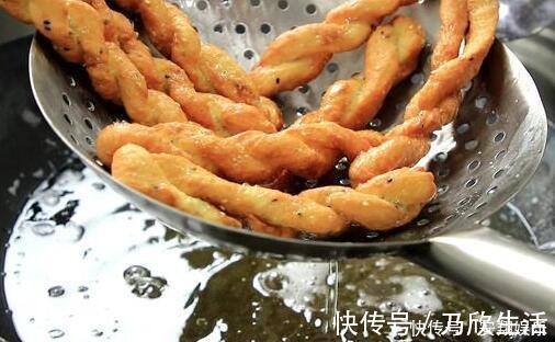 剂子|厨师长教你在家炸萝卜丸子,外酥里嫩不回软,地道的农家做法