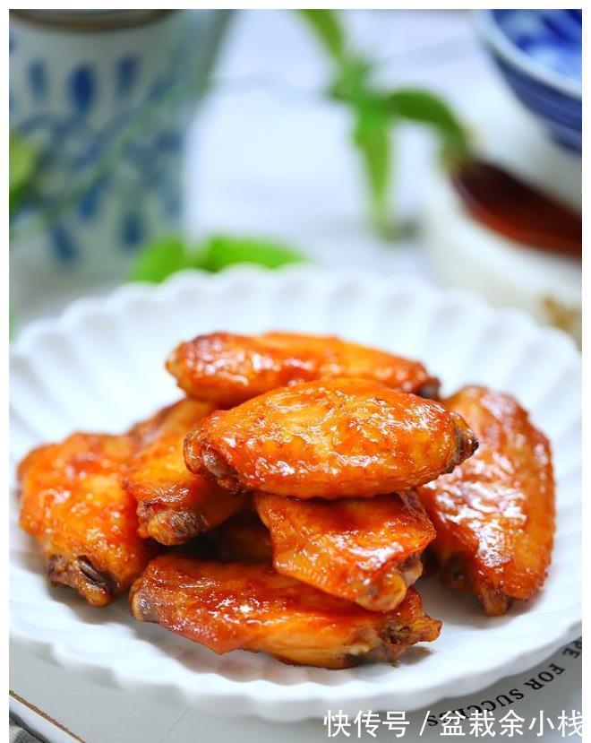 想吃|想吃烤翅不用买,简单2步在家就能做,鲜嫩多汁,香到流口水