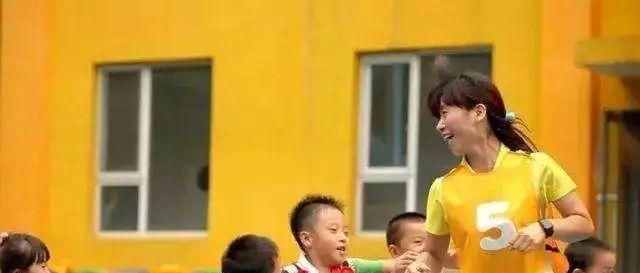 学校|这4个细节，可以看出孩子是否被幼儿园老师喜欢，尤其是第一个