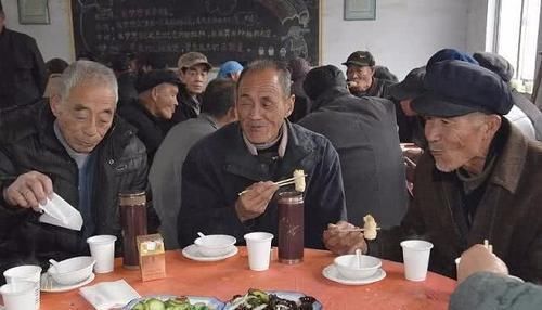 男女|不论男女,60岁以后,最好少做这4个动作,或许有利于健康长寿