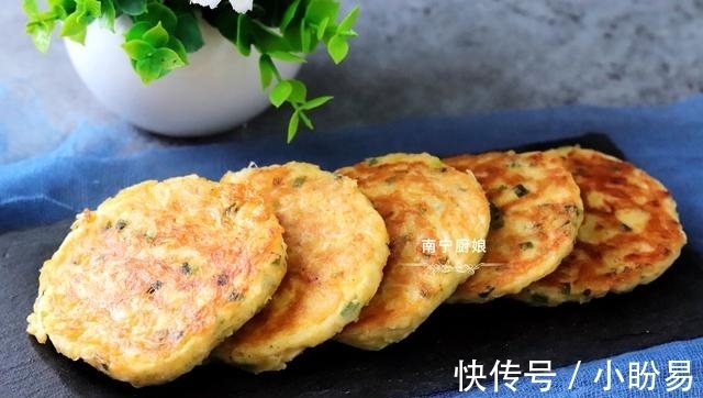 好吃|不揉面不发面,10分钟就能做好一份鸡蛋饼早餐,外酥里嫩真好吃
