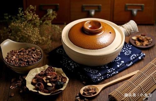 盗汗|更年期心烦、潮热、失眠、盗汗3味药的良方，送给天下女人！