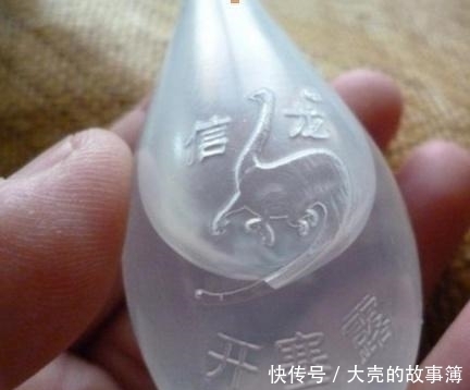 当药店不起眼的开塞露遇上它，大妈睡前来擦一下，醒来斑点消失