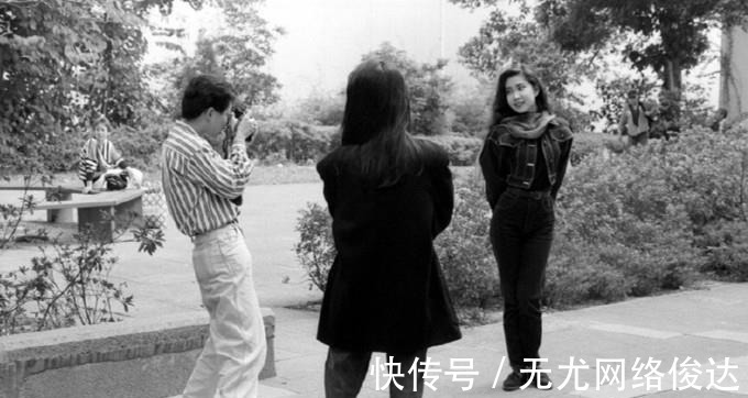 老照片|80年代老照片：苏州的房屋贫富差距大，公园留影的美女侧脸很美