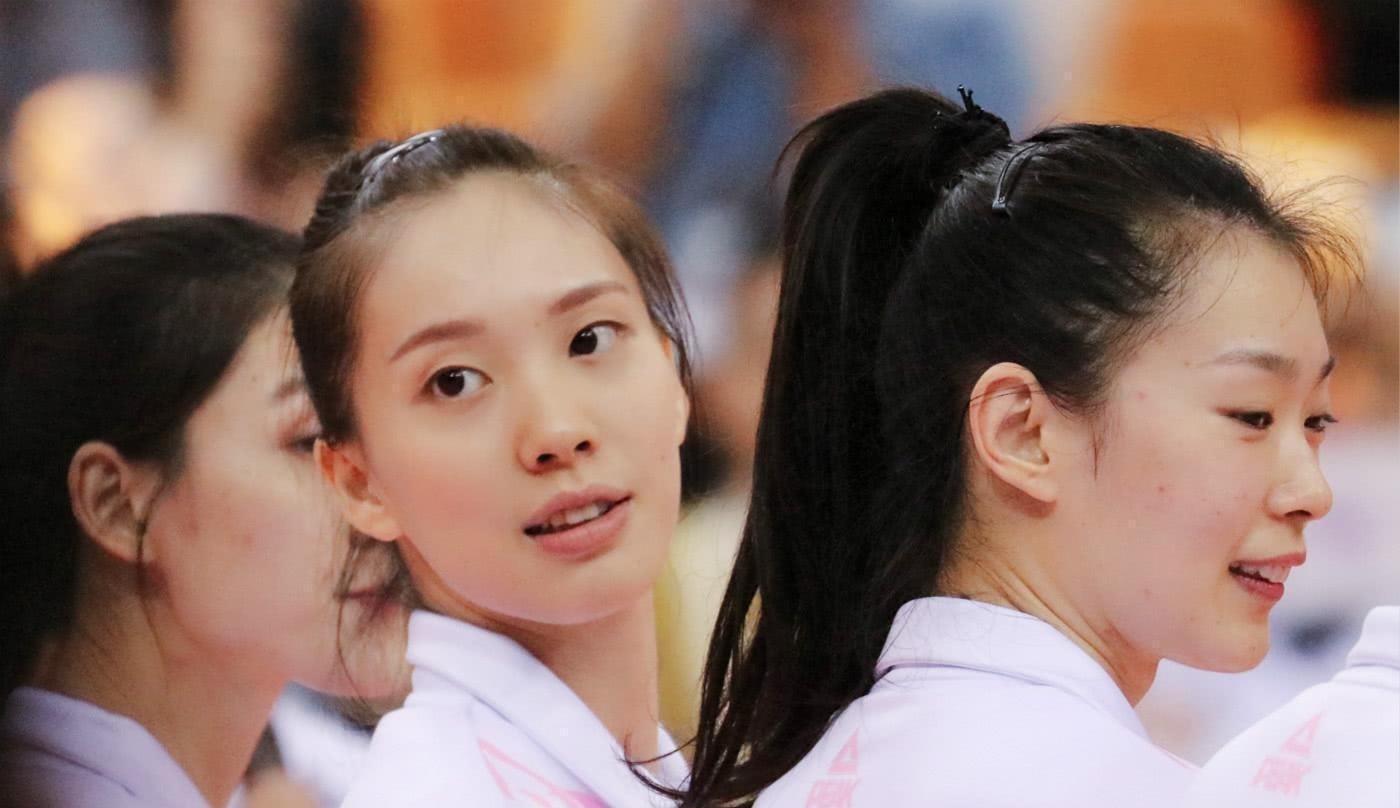 膚白貌美|女排出現(xiàn)神仙姐姐！膚白貌美大長(zhǎng)腿酷似劉亦菲，新顏值擔(dān)當(dāng)出爐