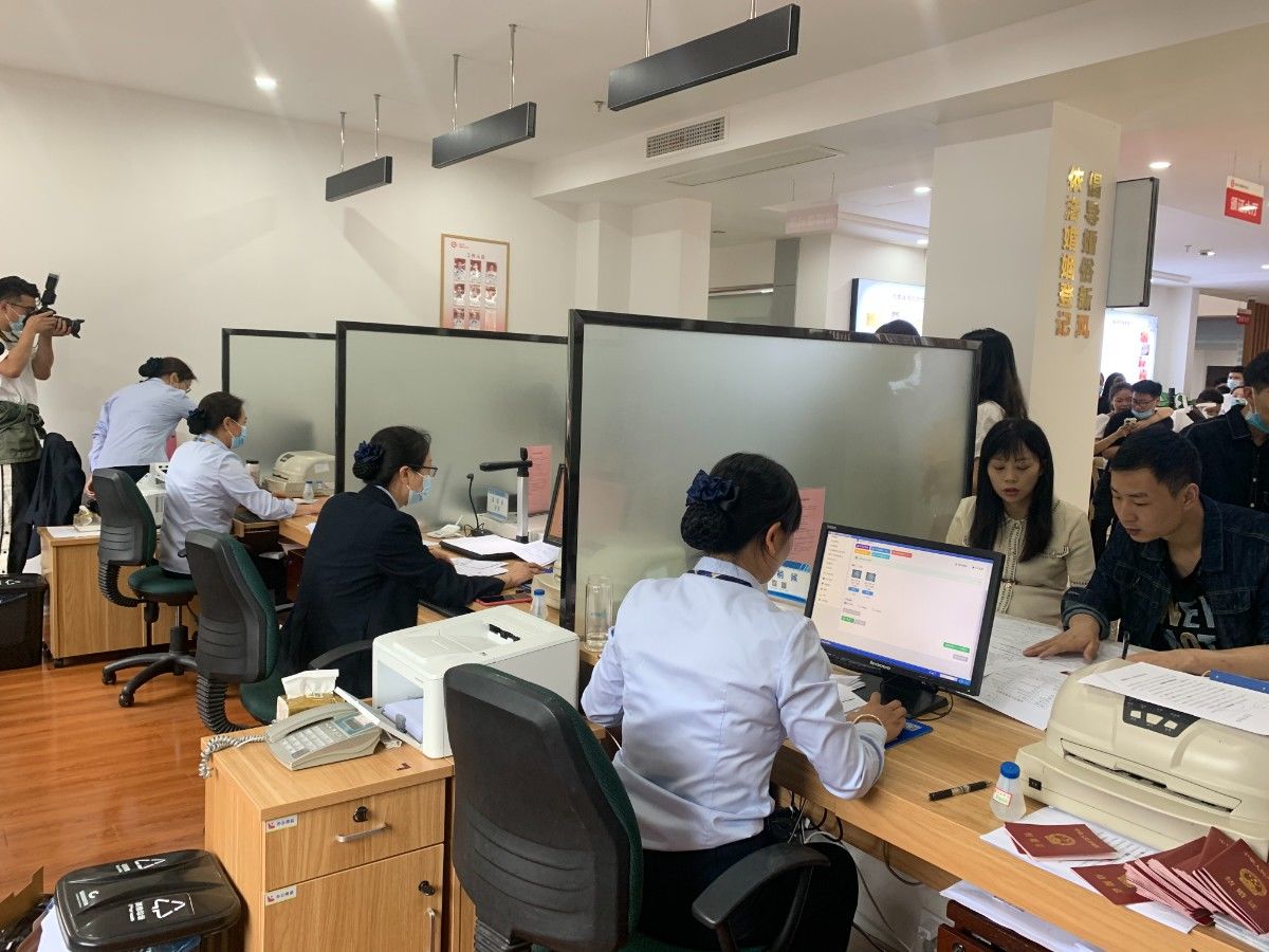 弘扬|排面十足，临海今天的这场集体婚礼超甜！