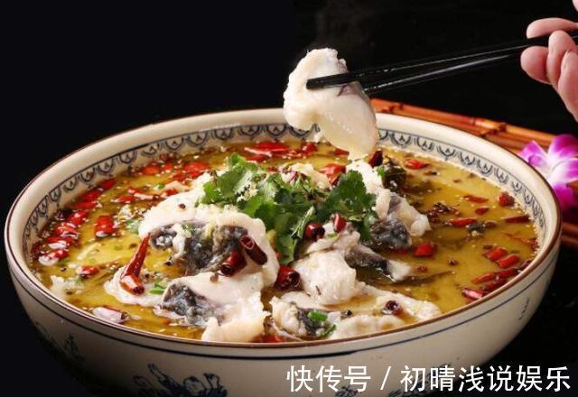 比胳膊还粗?安徽合肥一截流河道大黑鱼盘踞,钓友:真过瘾