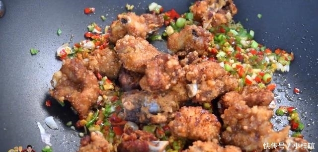 椒盐排骨最好吃的做法,简单美味香辣下饭,看看你喜欢吃不?
