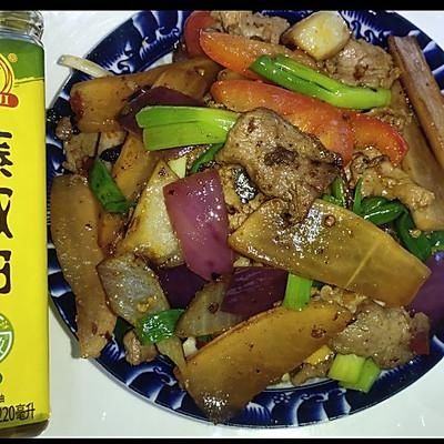 鲜味无敌的酸萝卜炒肉片,大人小孩都爱吃