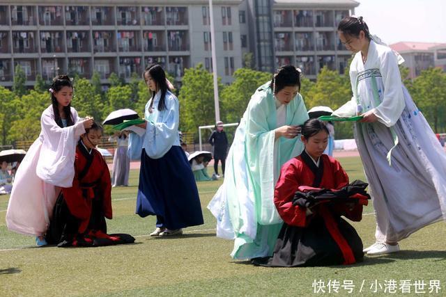 有人提出将汉服作为校服,这是否可行专家动动脑子都知道不行