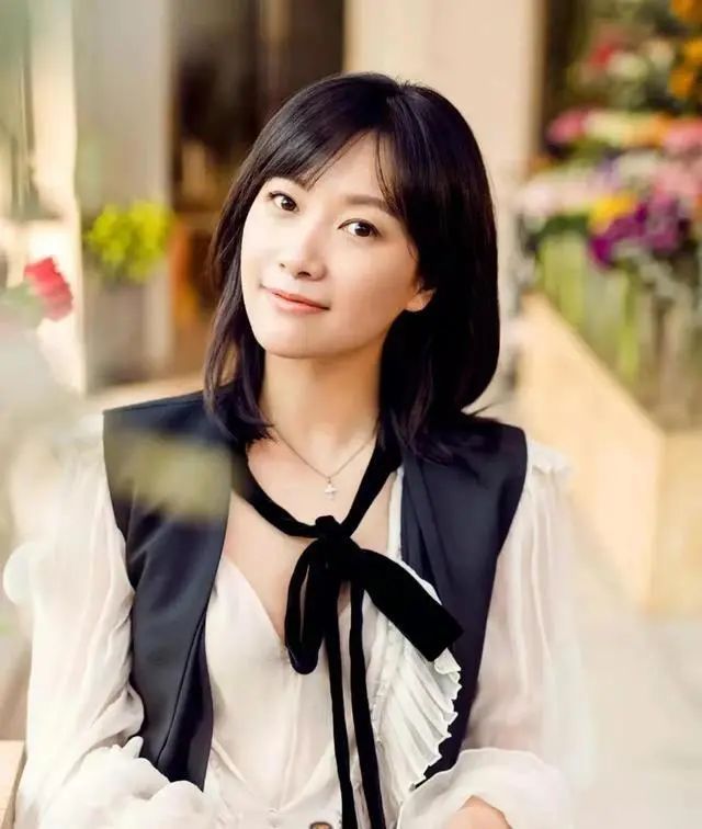 大佬|徐静蕾用笔洒脱，写出“二王”神韵，书协大佬：关键是笔好！