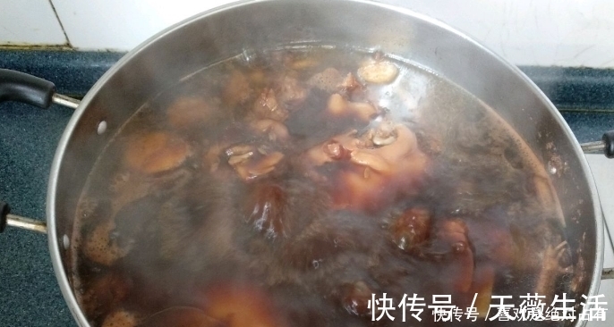 卤水|酱猪蹄,“这3步”是关键,出锅鲜香没腥味,软烂不油腻,有嚼劲