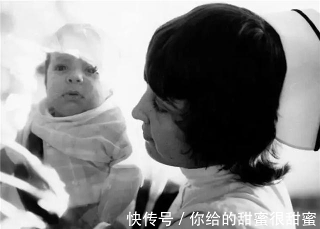 宇航服|“泡泡男孩”:12岁才走出隔离罩,在死亡前第一次触摸到了妈妈