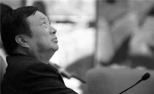 面红耳赤|母校找到任正非，让他捐款100万，他问了5个字，校长面红耳赤