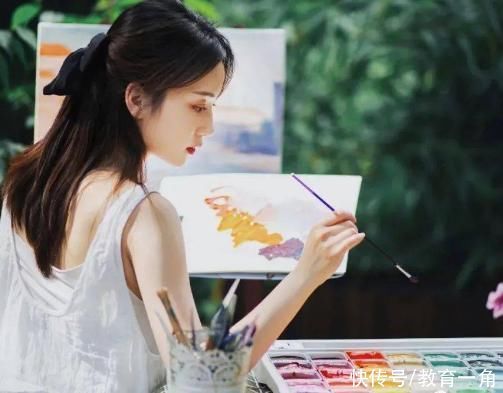 美术@初中生“画鸡腿”,原本以为是画着玩玩,最后却令同桌直流口水