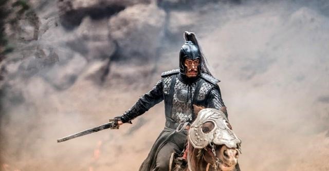 镔铁&水浒传中,此人手持镔铁双剑,能跟卢俊义大战100回合不分胜负!