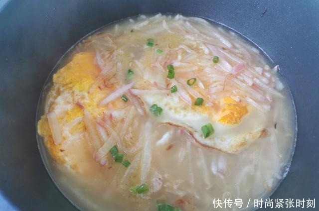 萝卜加2个鸡蛋,煮出来的汤竟如此鲜美,天冷喝,暖身暖胃还低脂