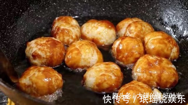 红糖|早餐做家人爱吃的丸子,不放面粉,5分钟出锅,外酥里软,真好吃