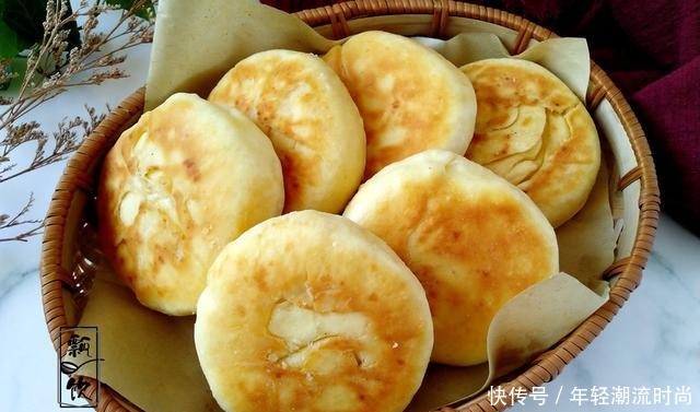 做烧饼别用水,这做法,皮酥里软,喷香,空口能吃撑,比面包都香