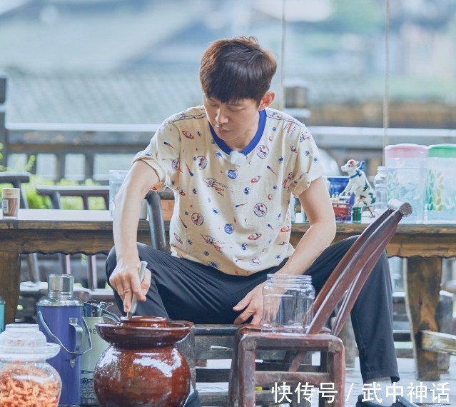 大华|《向往》下一季最希望谁来何炅说出《快本》三人，唯独少了她