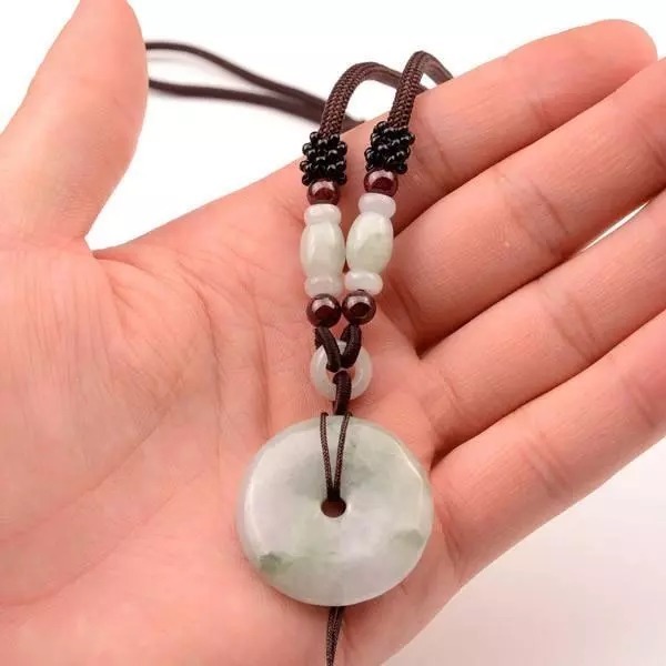 翡翠挂绳搭配全攻略,收藏这一篇就够了