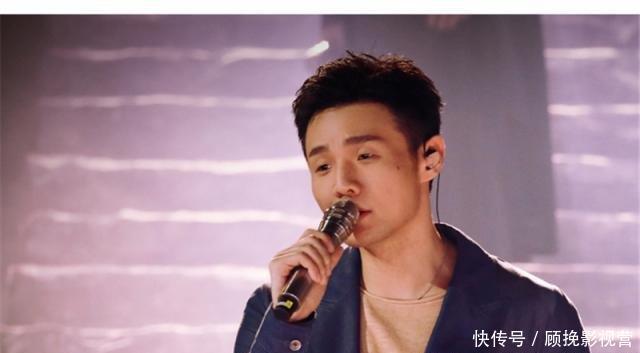 记者问李荣浩当好声音导师给多少片酬他想都没想就说了出来