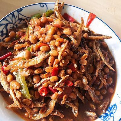 红辣椒|黄豆焖鱼仔