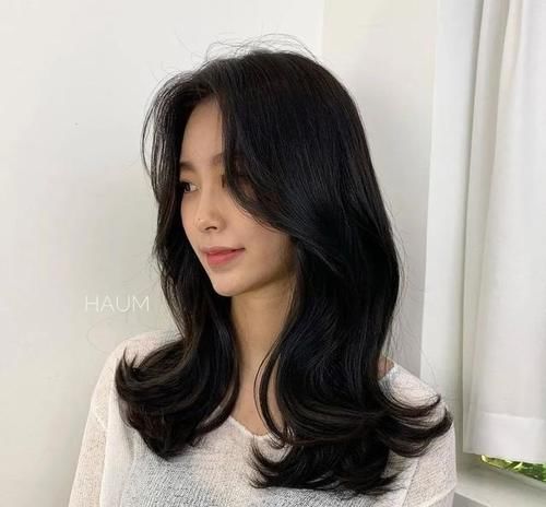 别再披头散发了！2021年这4款发型才够美够撩人