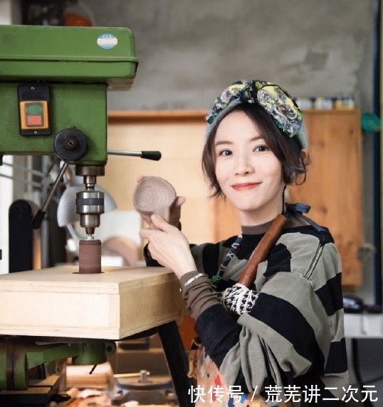 宝藏女孩|黄雅莉之前在《向往的生活》弹唱的《听风说》现已正式上线~