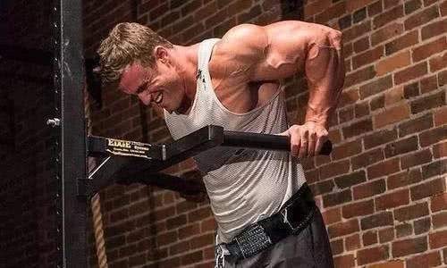 体脂|为啥有些人卧推重量很大,但是胸肌一般般?老师傅帮你分析分析