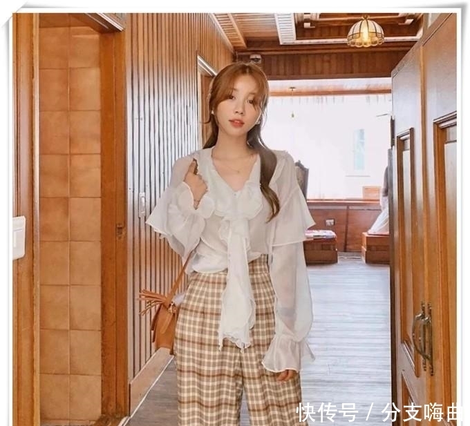 阔腿裤+衬衫=中年女性气质穿搭,开春正流行