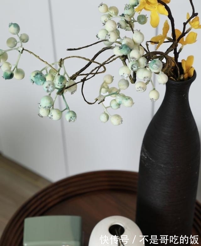 边桌|买不起学区房大房子,一家四口蜗居47平,设计师爆改成三室一厅