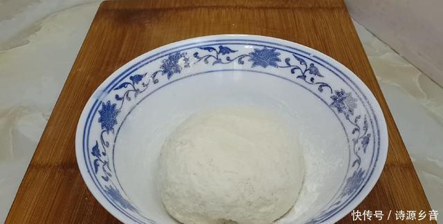 金丝手抓饼|面粉这样做太香了,开水一烫,做出创意手抓饼,做一次三天不起早