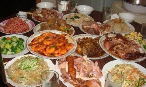 新婚|新婚第二天，妻子主动下厨做饭，饭菜刚端上桌，父母却板起了脸