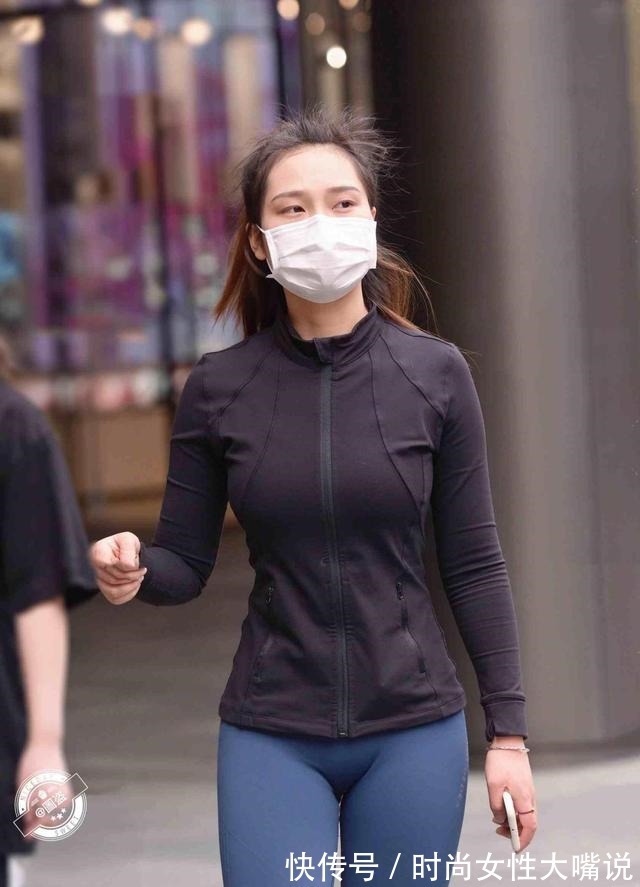 姑娘 清凉穿搭的瑜伽裤轻松穿出潮范,承载姑娘姣好的身材,轻松随意!