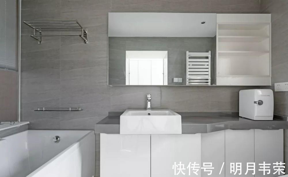 小书房|夫妻的现代简约三居,黑白灰+原木色高雅轻奢,小书房最酷,晒晒