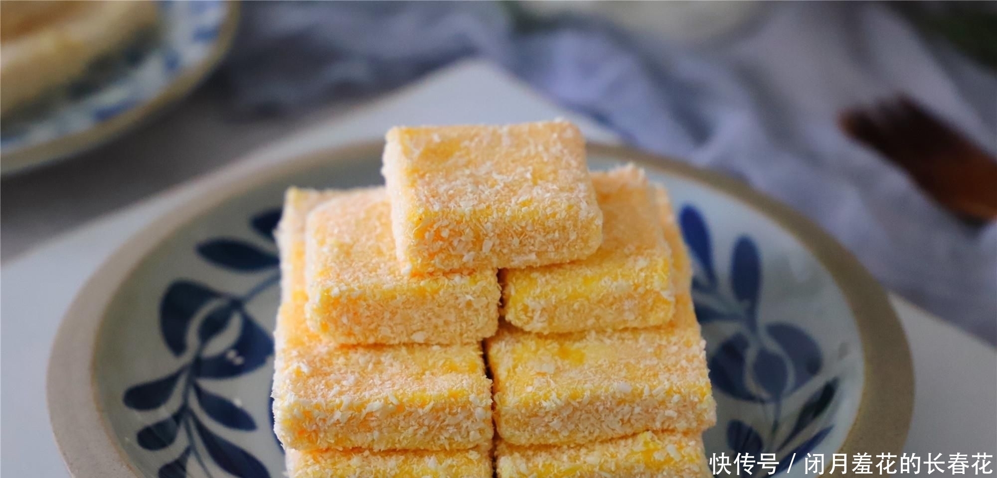 南瓜新吃法，不用面粉，不用烤箱，软糯香甜，比蛋糕简单还好吃