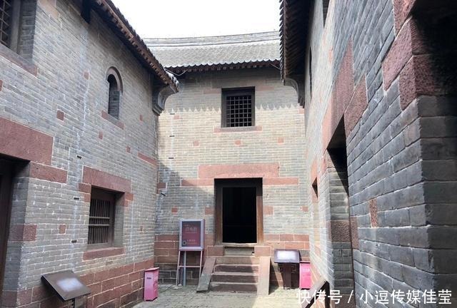 物是人非|洼地里的红石寨,158年以来从未被外敌攻破,如今却物是人非