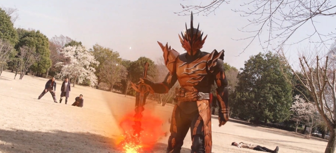 圣主|假面骑士圣刃:特效竟然也有Bug,烟剑和风双剑穿帮,书剑未分离