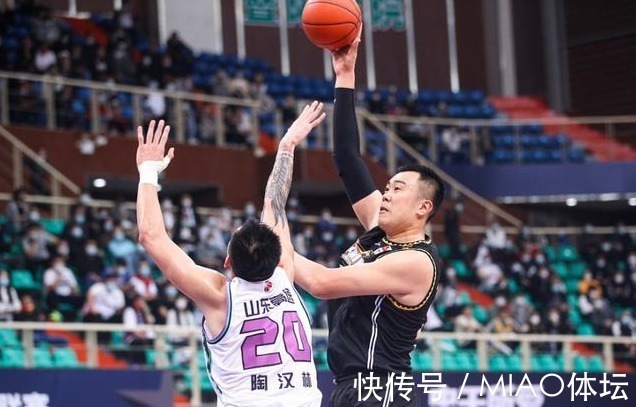 中國男籃|CBA得分王誕生！國家隊(duì)多次將他拒之門外，杜鋒看不上他哪？