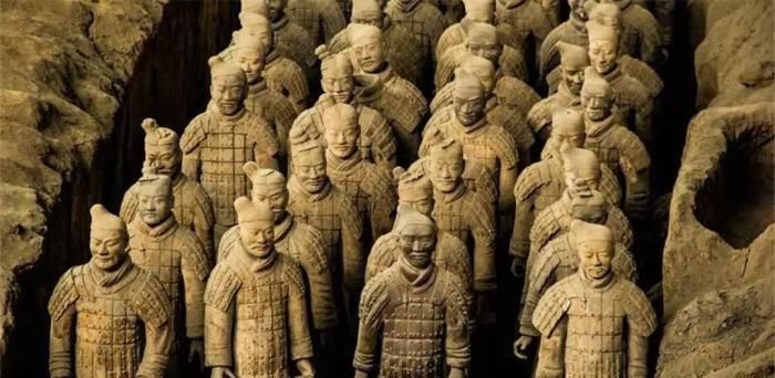 兵马俑|秦始皇陵中的兵马俑成千上万，为何兵马俑手中却没有兵器