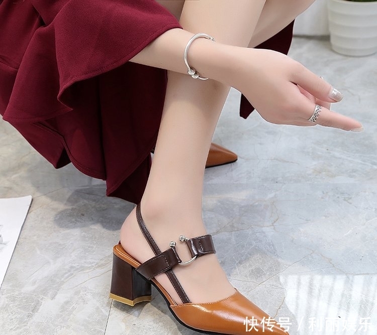 妈妈把旧鞋子扔了吧,今年流行这些凉鞋,很舒适逛街旅游不累脚