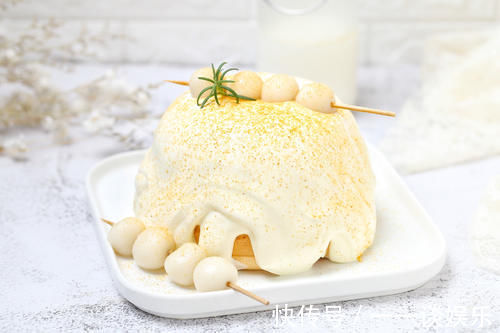 蛋糕|火遍全网的豆乳奶盖蛋糕，细腻浓郁一口就沦陷，原来做法非常简单