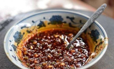 饭店的凉拌皮蛋为啥好吃？大厨教你调料汁，味道和饭店一个样儿