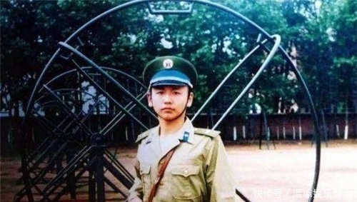 王伟|“海空卫士”王伟牺牲已19年,他的妻儿过得如何?国家安排很暖心